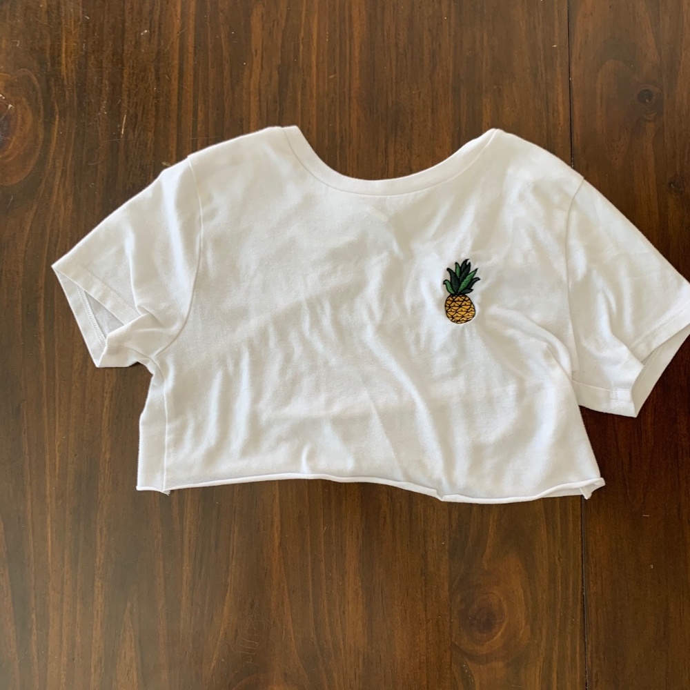White Pineapple Embroidered Patch T-shirt cropped